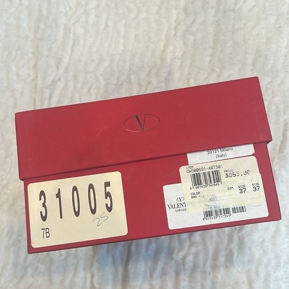 Valentino Garavani red shoebox empty - Picture 2 of 9